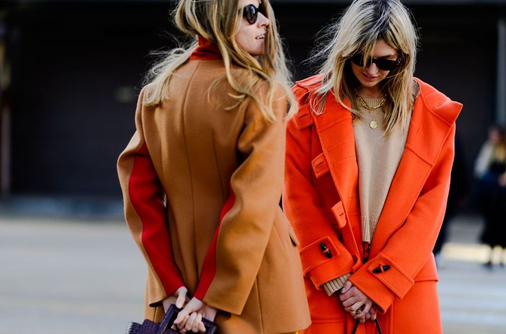 Ketahui 3 Karakteristik Wanita yang Suka Memakai Outfit Warna Oranye